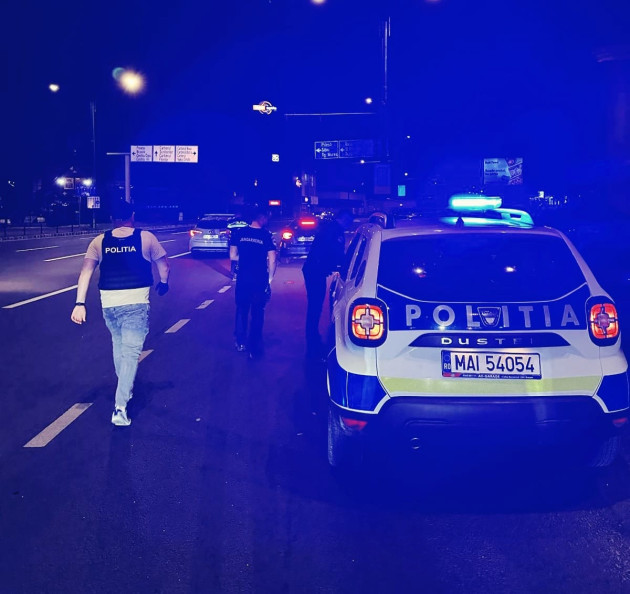 O „executare” în faţa barului din sat: 5 săteni şi-au băgat un vecin în spital