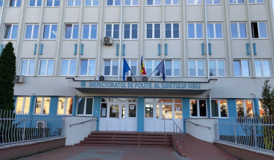 De pe telefonul ei, cu buletinul alteia... s-a îmbogățit