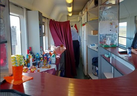 CFR: Vagoane bar pe două rute cu trecere prin Gara Braşov