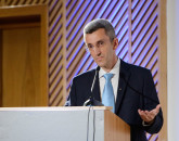 „Dincolo de Amfiteatru, 500 - 3.000 de lei. Studenţii care fac ceva pentru universitate sunt premiaţi, la Braşov