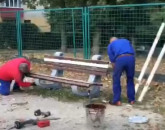 Reparații la mai multe spații publice din cartierul Astra. În parcurile și locurile de joacă se lucrează la alei și la mobilier