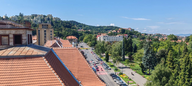 Parcarea de sub parc „înfierbântă” Braşovul. Apar noi documente şi strategii, Scripcaru îi pune oglinda lui Coliban, vin acuzaţii şi din „casă”: „avem toate ingredientele unei campanii politice ambalată ipocrit în activism civic”