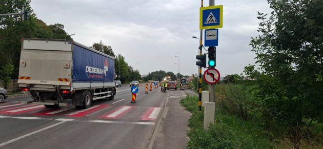 Trafic restricționat pe două segmente din Calea Feldioarei din Brașov. Compania Apa modernizează rețelele de canalizare