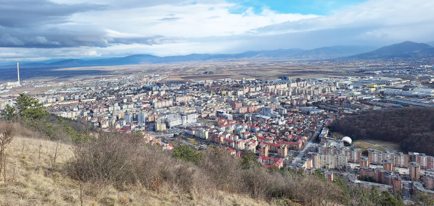 Nu cumperi cu salariul pe 10 ani locuinţă în Braşov?
