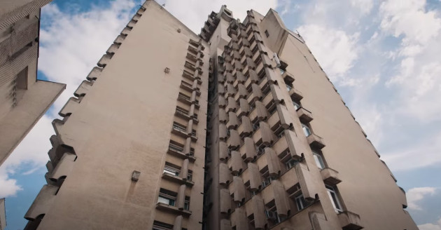 În cât timp urci 10 etaje? Un pompier o face în... 1 minut și 8 secunde!