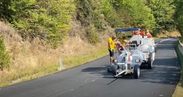 Asfalt ca-n palmă pe drumul de Buzău