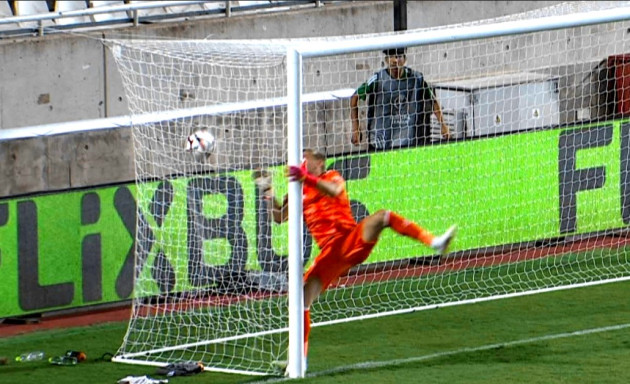 Ionuţ Radu a „comis-o” în Europa League, dar a fost cel mai bun om al echipei