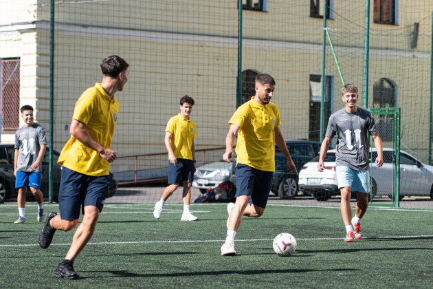  „Inspiraţie prin sport”, fotbaliştii Coronei, în vizită la „Unirea”