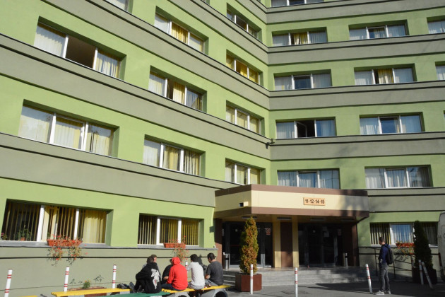 Student cu cameră până la absolvire. Universitatea Braşov schimbă regulile pentru căminele studenţeşti