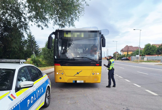 Razie pentru şoferii profesionişti: 400 testaţi, 8 beţi în trafic, dimineaţa, la ore de vârf