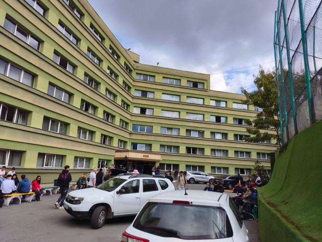 Înapoi în cămine: Studenţii UniTBV încep să revină pe Colină şi în Memo