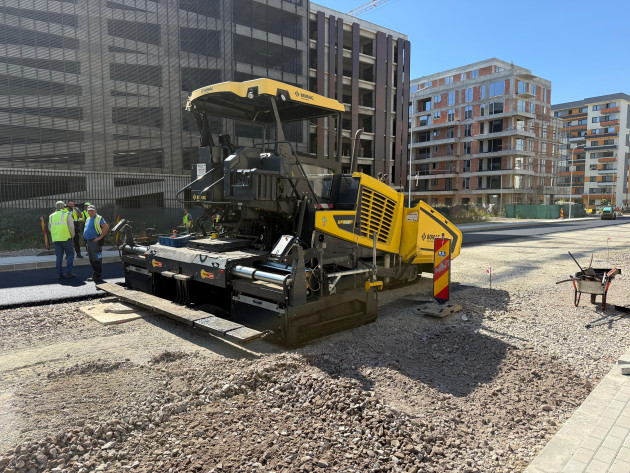 Continuă modernizarea străzilor din zona nouă a cartierului Tractorul. În această perioadă se lucrează pe patru străzi