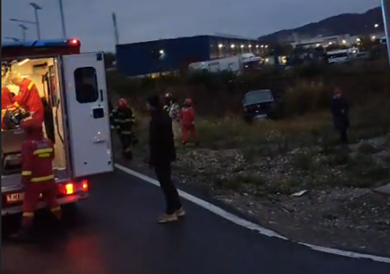 Un cal în cale, la intrarea în Brașov. Accident grav pe Șoseaua Cristianului, șoferiță în stare gravă la spital