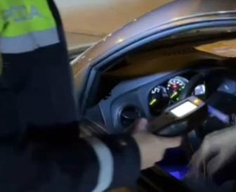 Deloc „nemţeşte”: fără permis şi puţin beat