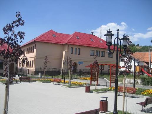 Şcoală mai mare în Tohanu Nou 