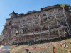 Cetăţuia Braşovului, eliberată de tencuiala pe bază de ciment. Albul, solicitat de Direcţia Judeţeană de Cultură 