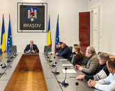 Prefectura Brașov le-a reamintit primarilor din județ cum pot gestiona problema urșilor agresivi. Discuția cu edilii a avut loc după tragedia de la Hoghiz
