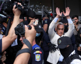 7 conturi, 100.000 de euro: i-au blocat accesul la bani