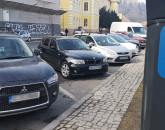 Nu plăteşti parcarea, găseşti roata blocată. 100 de lei suprataxa