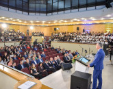 Din Braşov, din toată ţara şi din alte 46 de ţări: 22.000 de studenţi s-au întors la cursuri. UniTBV a deschis ieri anul universitar cu 5.658 de „boboci”