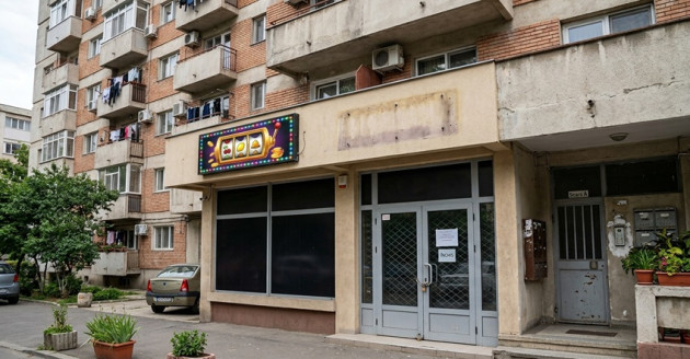 Păcănelele de la parterul blocurilor dispar din Brașov. Unde se mută jocul