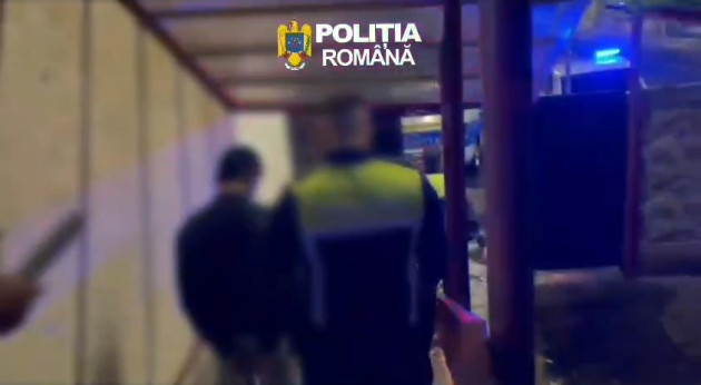 4 jucători, contra 2 paznici. Ce a constat Poliția că s-a întâmplat la „păcănele”, în Tractorul