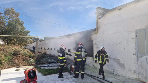Paie pe foc, o hală întreagă