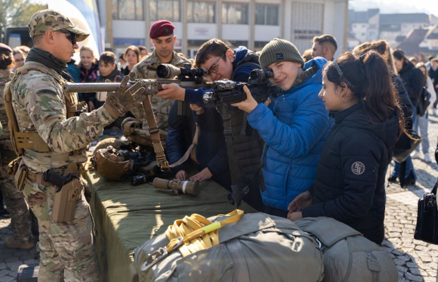 Brașov, Codlea, Făgăraș: 3 zile cu militari în școli