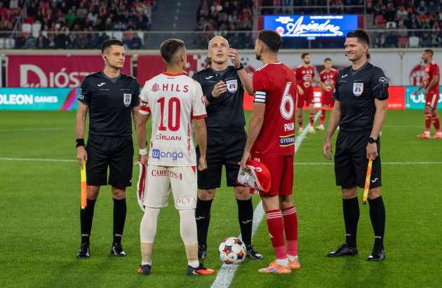 Dinamo şi-a consolidat poziţia de lider în Superligă
