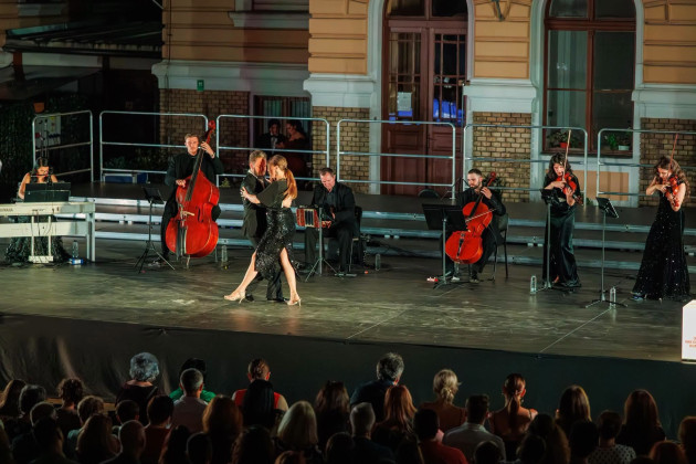 Un spectacol care a încântat Clujul, adus la Braşov