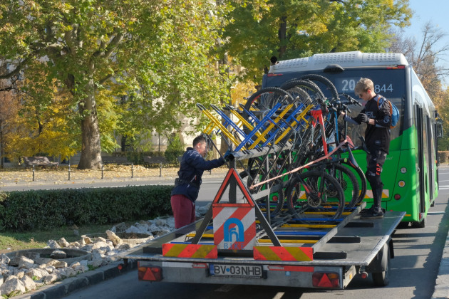 Traseele de mountain bike din Poiana Brașov, deschise și în această săptămână. În vacanța de toamnă, elevii vor beneficia de serviciul transport biciclete 