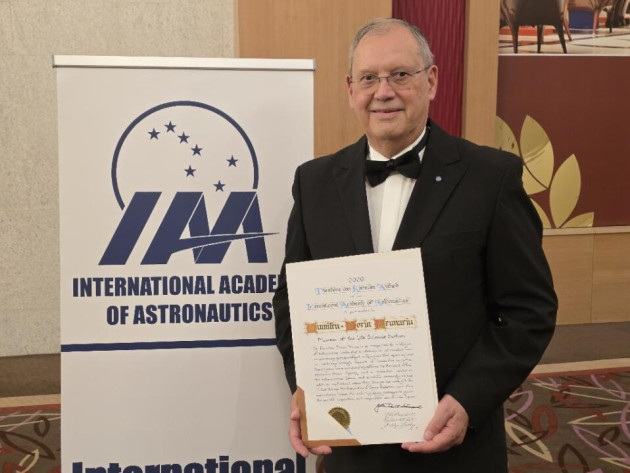 Braşoveanul Dumitru Prunariu, premiat de Academia Internaţională a Aeronauticii