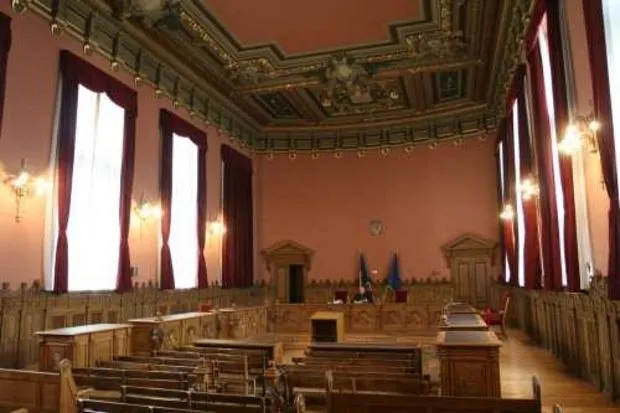 Judecătorii au decis: De acum poţi fi concediat prin e-mail