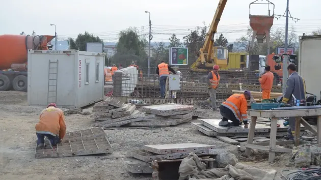 Criza de muncitori din Braşov creşte miza salarială