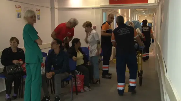 Dat mort la spital, e viu şi internat 