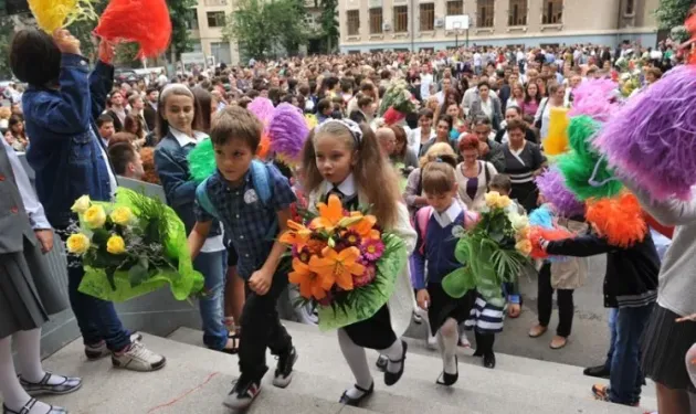 Anul şcolar începe mai devreme anul acesta, în 11 septembrie  