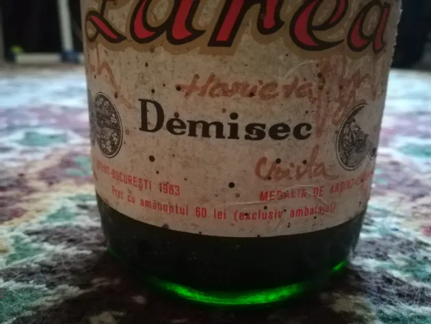 Şampania „de dinaintea lui Ceauşescu”, scoasă la vânzare de o braşoveancă
