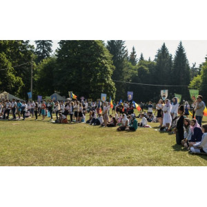 Educaţia tineretului trebuie să fie o prioritate constantă
