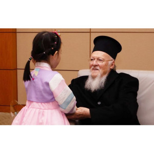 Patriarhul Ecumenic se roagă  pentru pacea dintre coreeni
